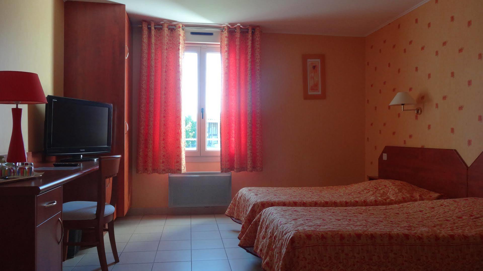 Logis Le Relais De Vacherauville Экстерьер фото