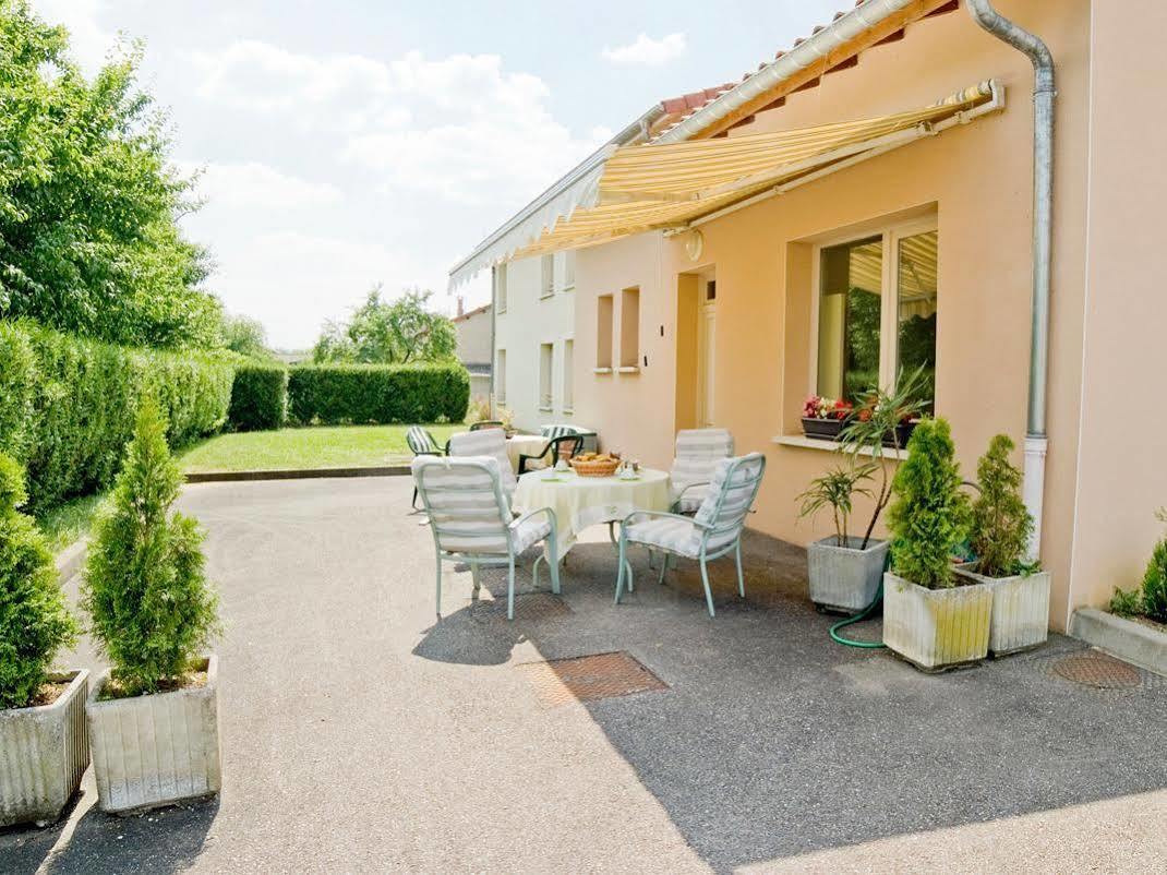 Logis Le Relais De Vacherauville Экстерьер фото