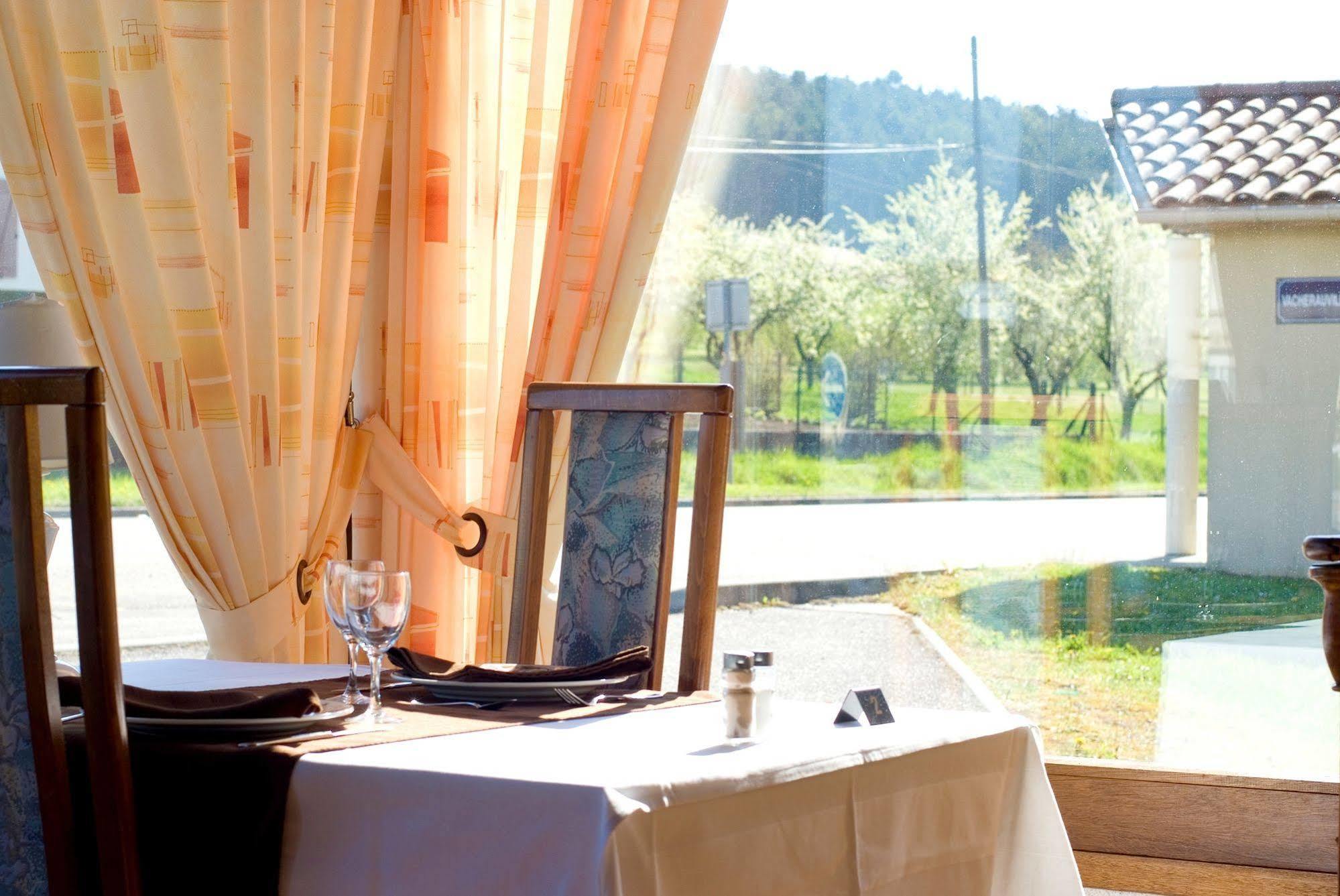Logis Le Relais De Vacherauville Экстерьер фото