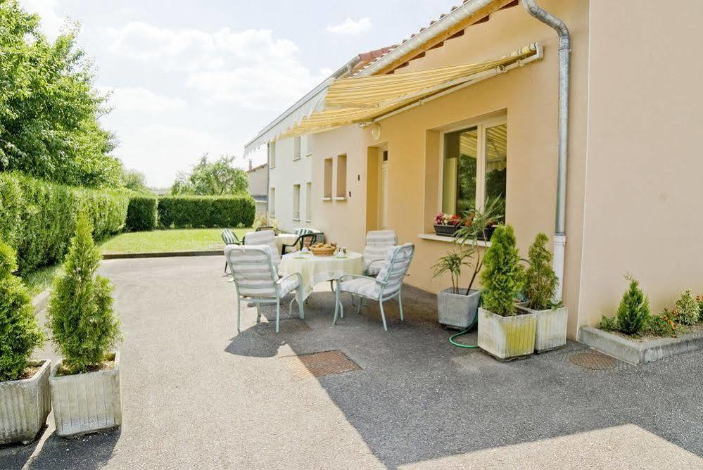 Logis Le Relais De Vacherauville Экстерьер фото